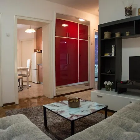 Апартаменты White Night Center *